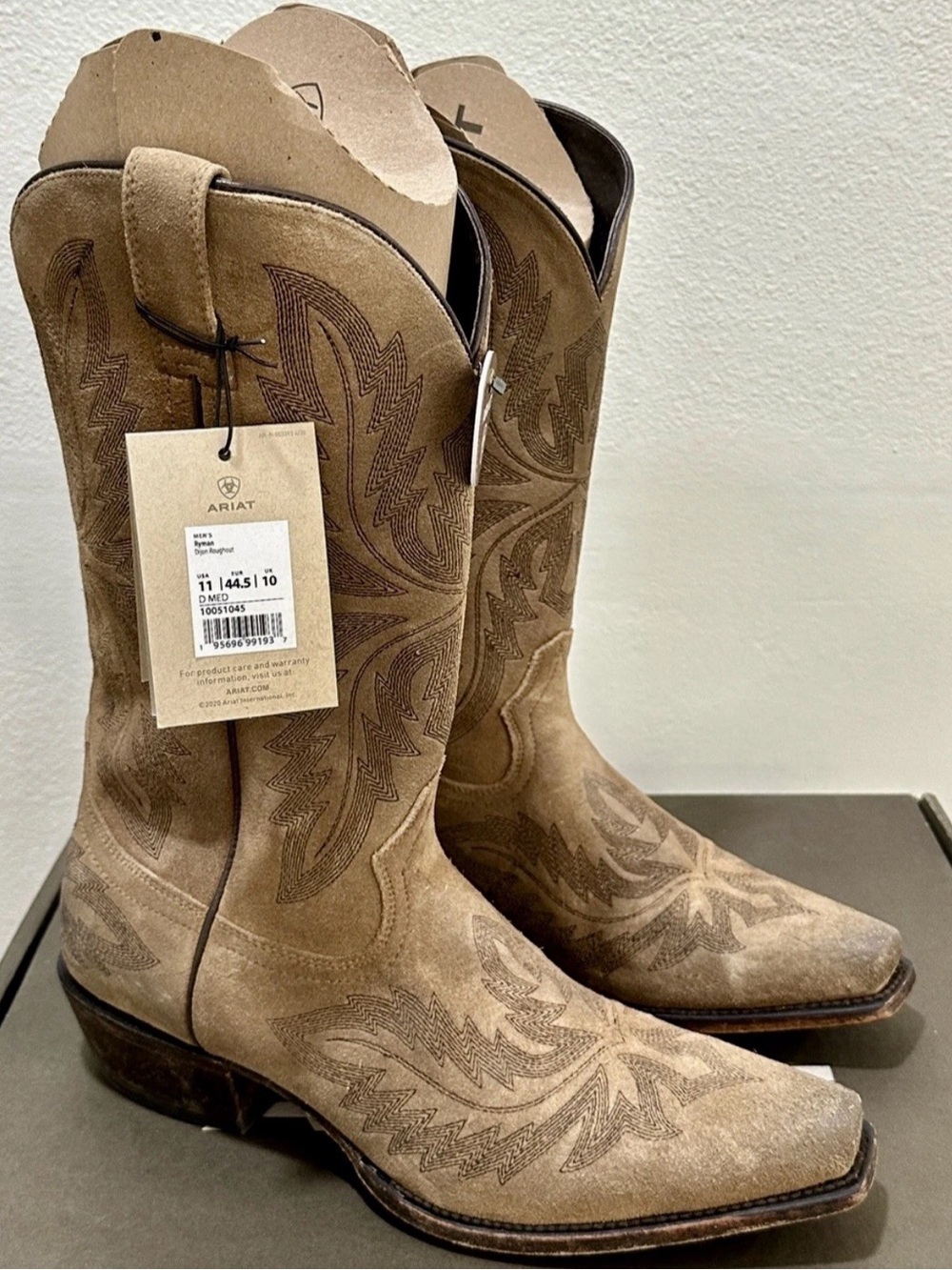 Ariat Distressed Western Cowboy Boots
